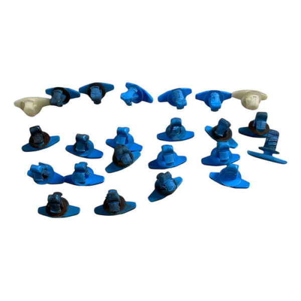 Trava Borracha Lateral Porta L/d Chevrolet Onix 2023 23uni