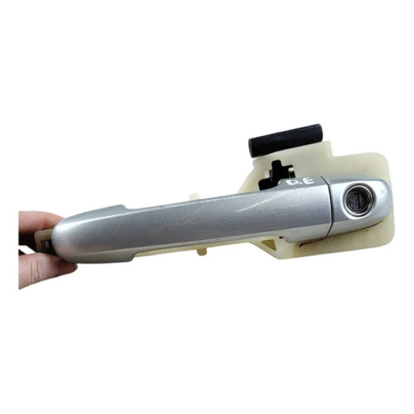 Maçaneta Externa Dianteira Esquerda Hyundai I30 2009/2012 Prateado Dianteira